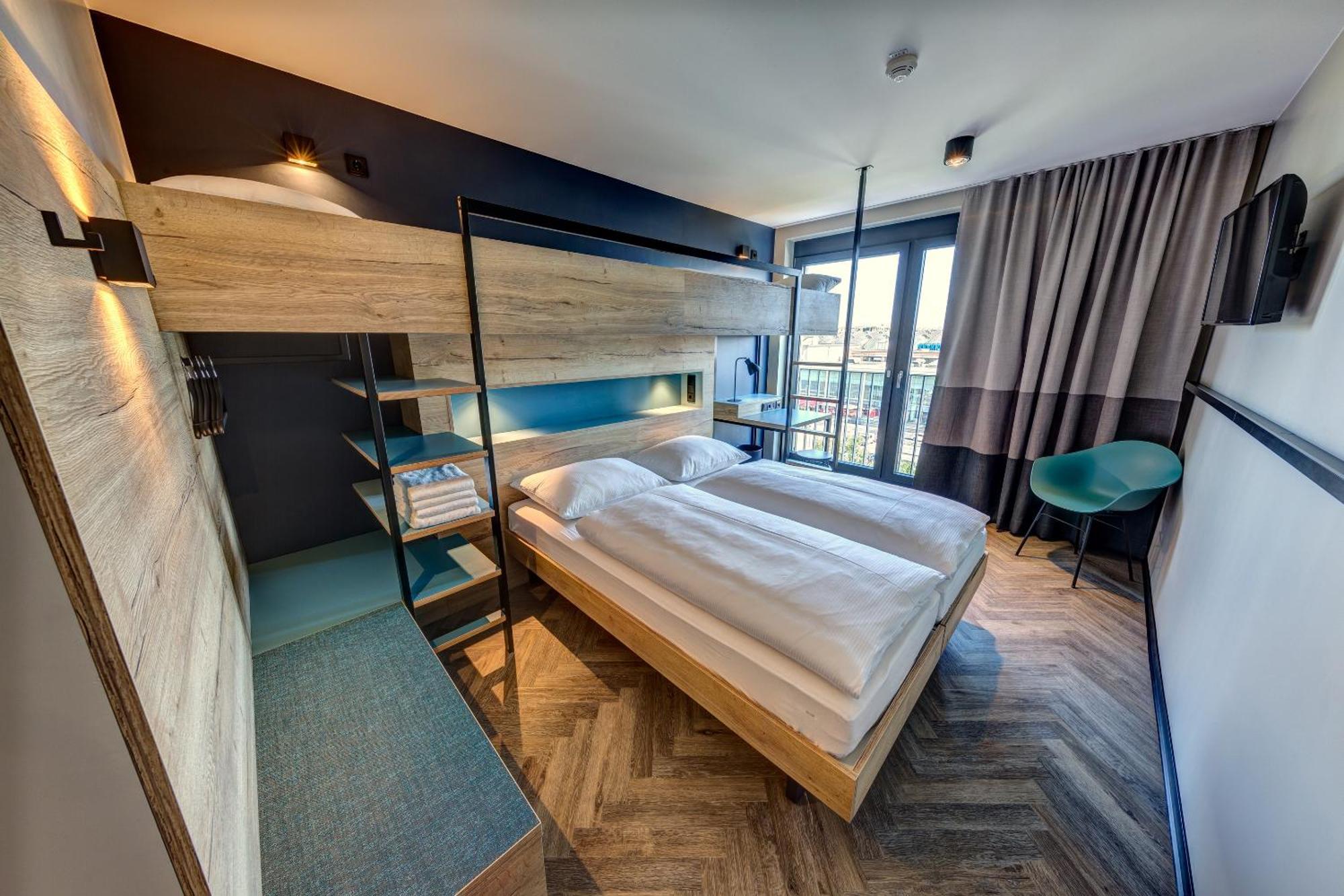 Hotel Schulz At The East Side Gallery